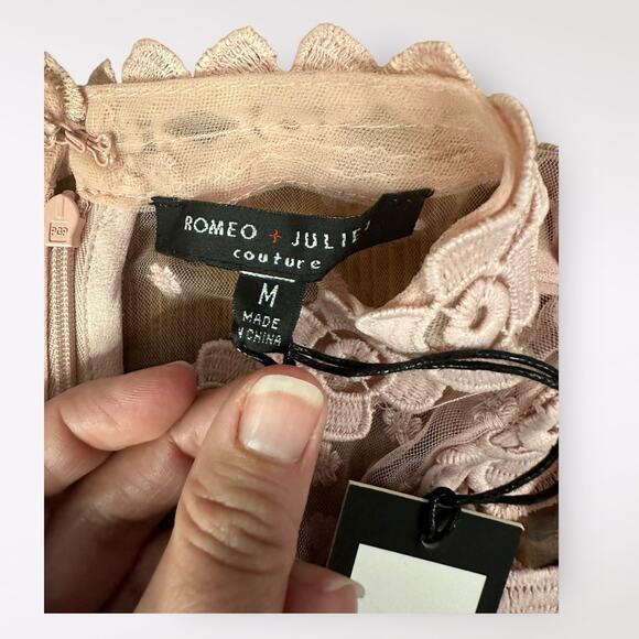 Romeo & Juliet Couture NWT Crochet Mesh Mini‎ Dress Dusty Pink Size M - Picture 2 of 10